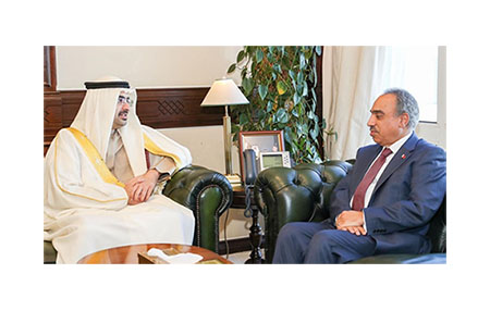 Southern Governorate's infrastructure projects discussed